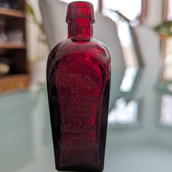 Straubmuller's Tree of Life Elixir Miniature Glass Bottle Health Vitality - Red - Picture 2 of 6